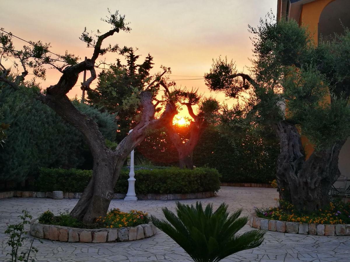 Villa Iris Castellana Grotte Dış mekan fotoğraf